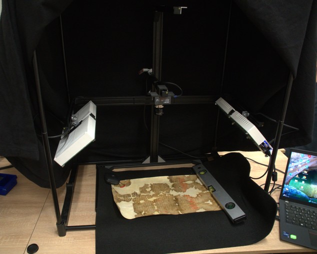 Reading the unreadable: multispectral imaging of medieval Serbian charters